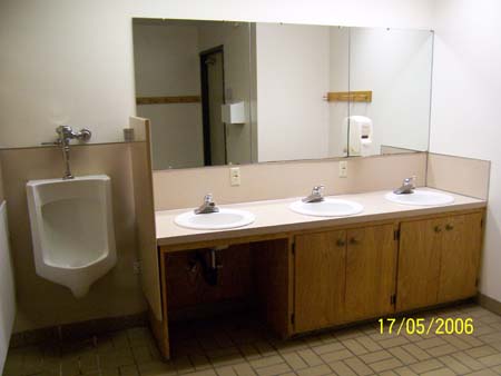 Ravine Bathroom 1